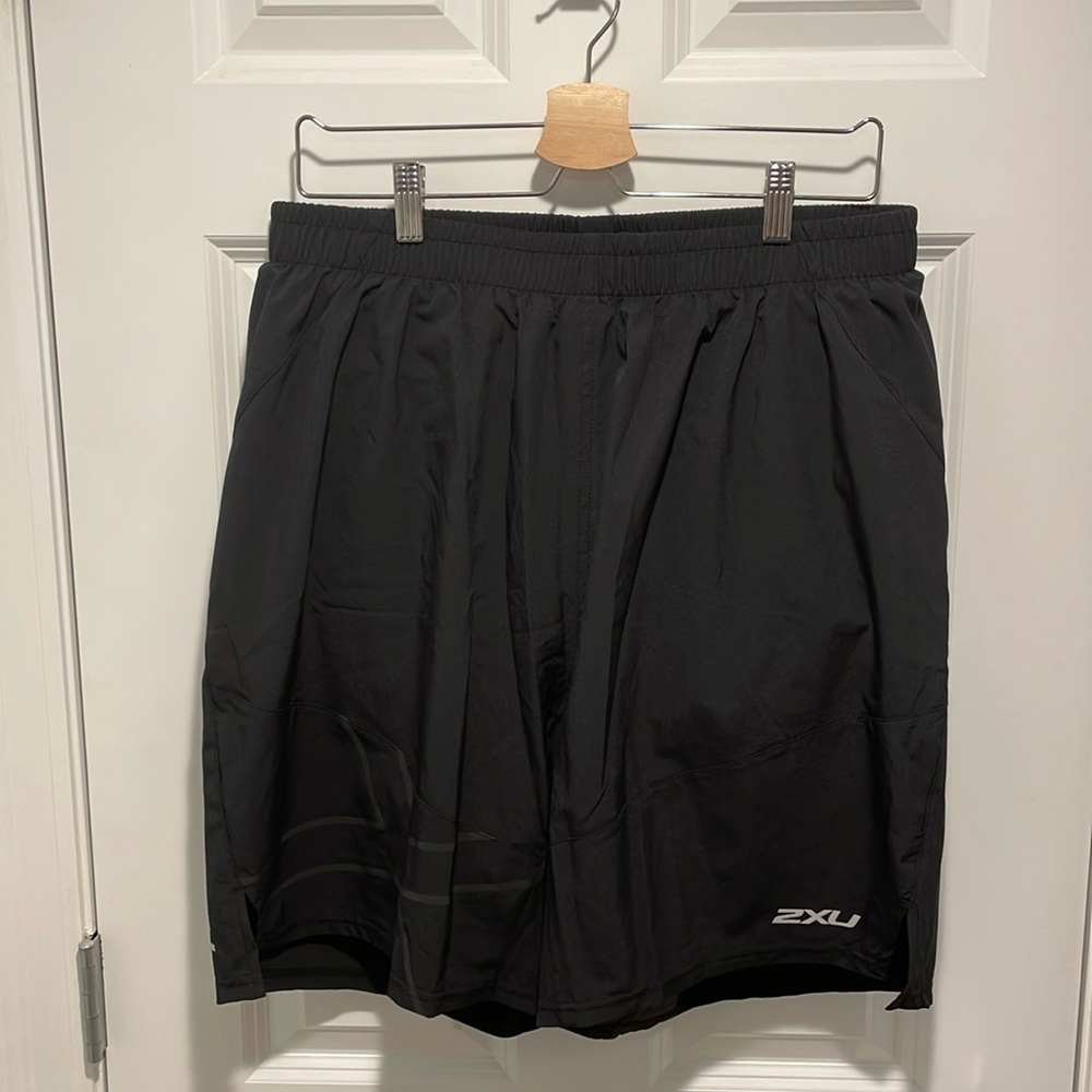 2XU Men's Black Athletic Shorts